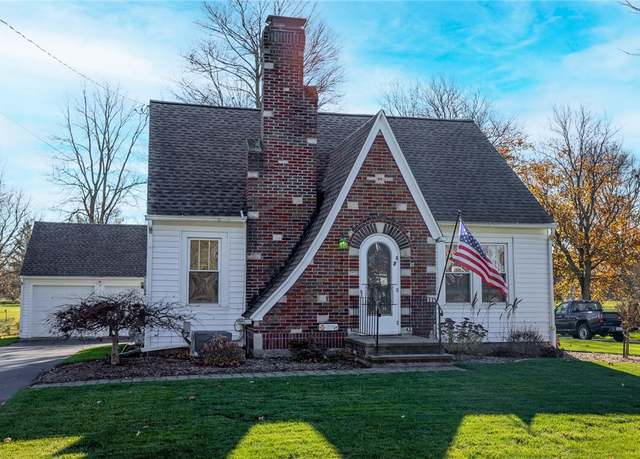 Property at 8 West Ave, Elba, NY 14058, 3 beds, 2 baths