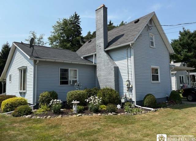 Property at 184 Grossman Ave, Olean, NY 14760, 3 beds, 2 baths