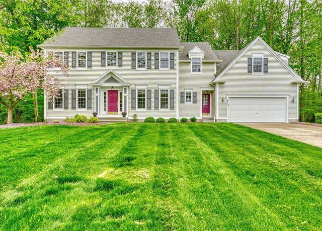 Property at 471 Sandystone Cir, Webster, NY 14580, 5 beds, 2.5 baths