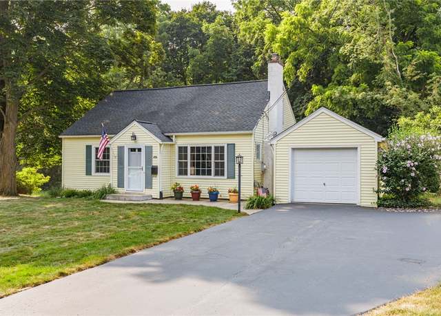 Property at 843 Harmon Rd, Penfield, NY 14526, 3 beds, 2 baths