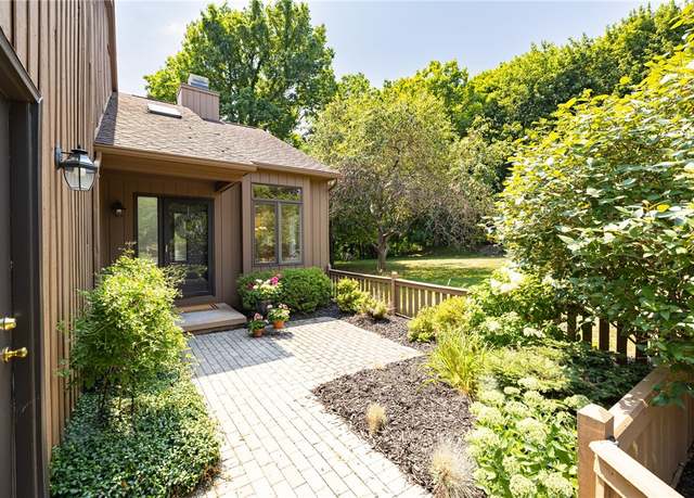 Property at 21 Sky Ridge Dr, Penfield, NY 14625, 3 beds, 3.5 baths