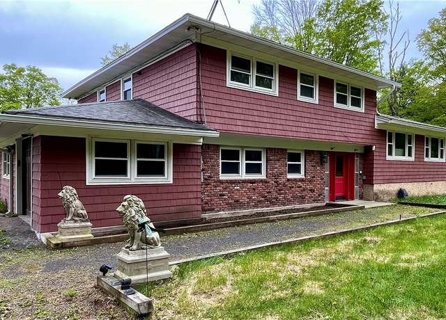 Property at 1302 Swart Rd, Middletown, NY 12455, 3 beds, 3.5 baths
