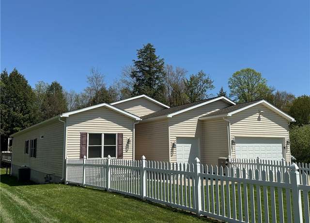 Property at 910 Welsh St, Kane Boro, PA 16735, 3 beds, 3 baths