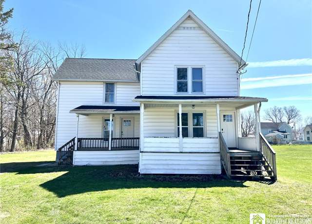 Property at 28 Kinney St, Portland, NY 14716, 4 beds, 1 bath
