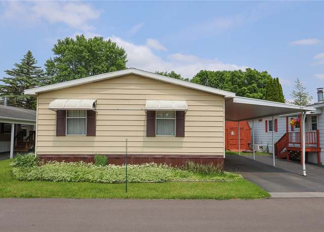 Property at 128 Mohawk Pl, Manchester, NY 14504, 3 beds, 2 baths