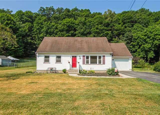 Property at 1907 Maple Ave, Palmyra, NY 14522, 4 beds, 1.5 baths
