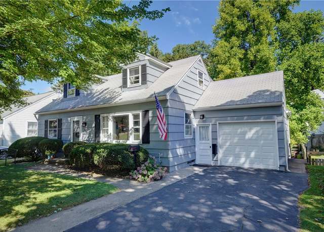 Property at 276 Zuber Rd, Irondequoit, NY 14622, 4 beds, 2.5 baths
