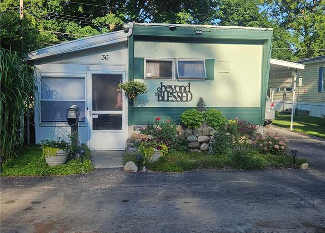 Property at 36 Patio Dr, Penfield, NY 14625, 2 beds, 1 bath