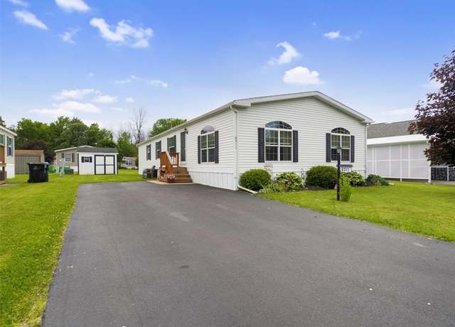 Property at 6311 Pebblebrook Ln, Williamson, NY 14589, 3 beds, 2 baths