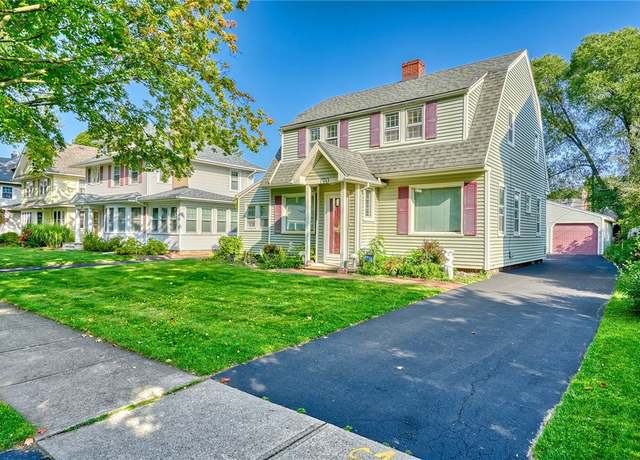 Property at 170 East Pkwy, Irondequoit, NY 14617, 4 beds, 2.5 baths