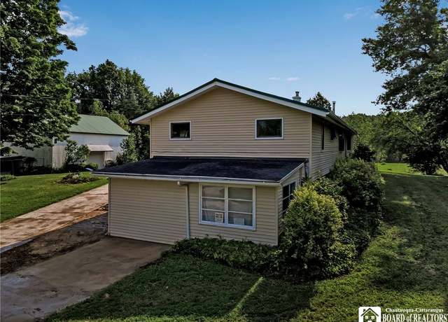 Property at 9393 Ryther Rd, Evans, NY 14006, 3 beds, 1 bath