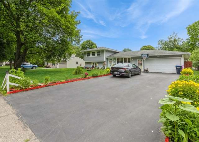 Property at 594 Heritage Dr, Greece, NY 14615, 3 beds, 1.5 baths