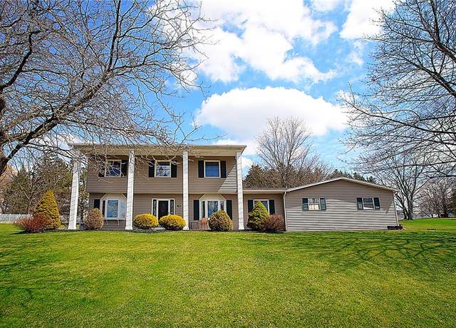 Property at 718 White Springs Dr, Geneva Town, NY 14456, 3 beds, 2.5 baths