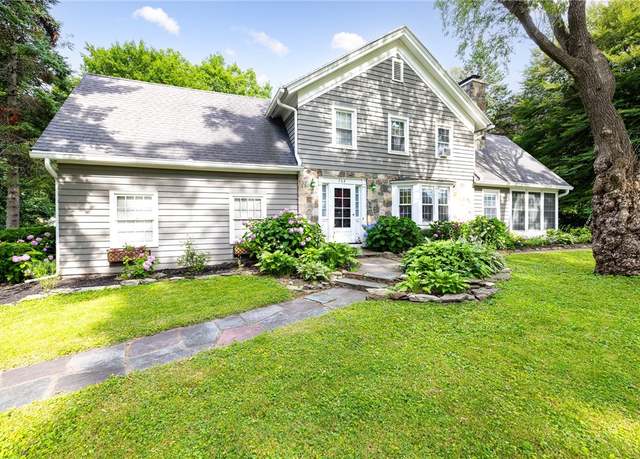 Property at 702 Lincoln Rd S, Perinton, NY 14445, 4 beds, 2.5 baths