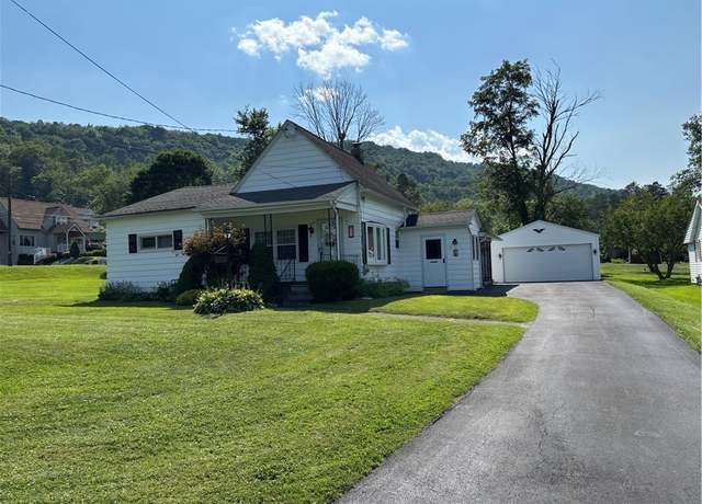 Property at 12 Royal Ave, Bradford Town, PA 16701, 2 beds, 1 bath