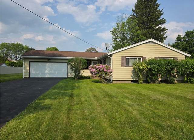 Property at 5 Suburban Dr, Big Flats, NY 14903, 3 beds, 1.5 baths