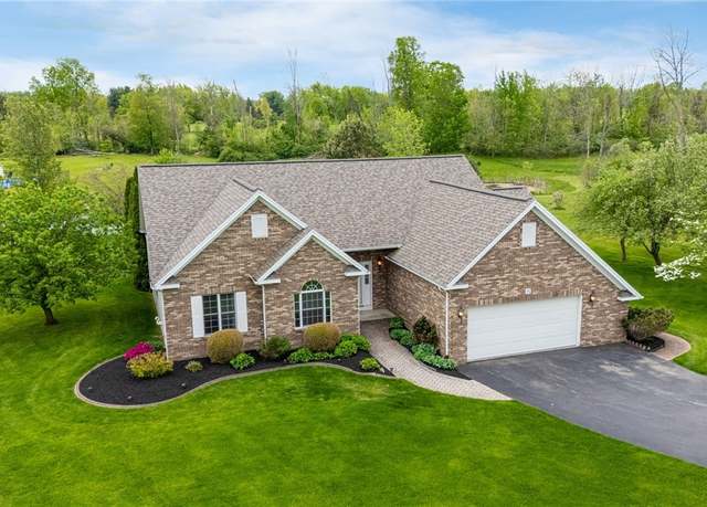 Property at 15 Stag Creek Trl, Clarkson, NY 14420, 3 beds, 2.5 baths