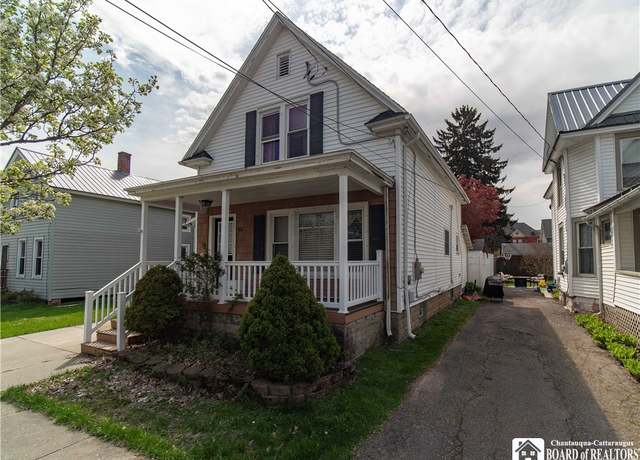 Property at 53 W 5th St, Dunkirk, NY 14048, 3 beds, 1 bath