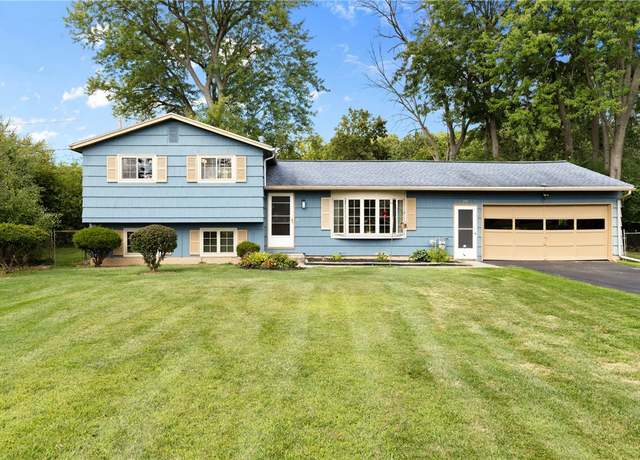 Property at 29 Bermuda Cir, Henrietta, NY 14623, 3 beds, 1 bath