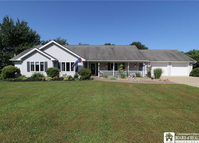 Property at 11867 Bennett State Rd, Hanover, NY 14136, 3 beds, 2 baths