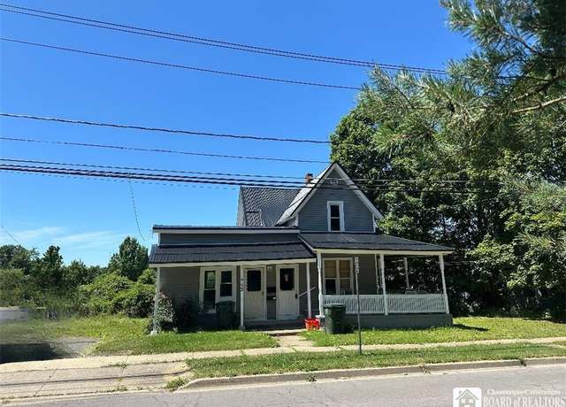 Property at 53 Hallock St, Jamestown, NY 14701, 2 beds, 3 baths