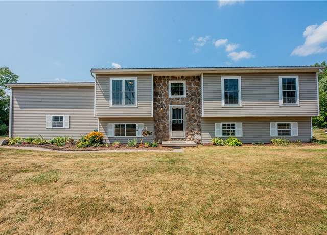 Property at 2097 Leno Rd, Palmyra, NY 14522, 3 beds, 2 baths