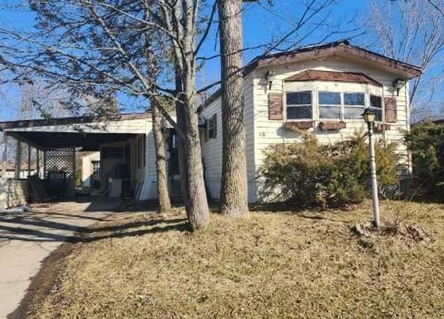 Property at 48 S Whispering Ln, Hamburg, NY 14075, 3 beds, 2 baths