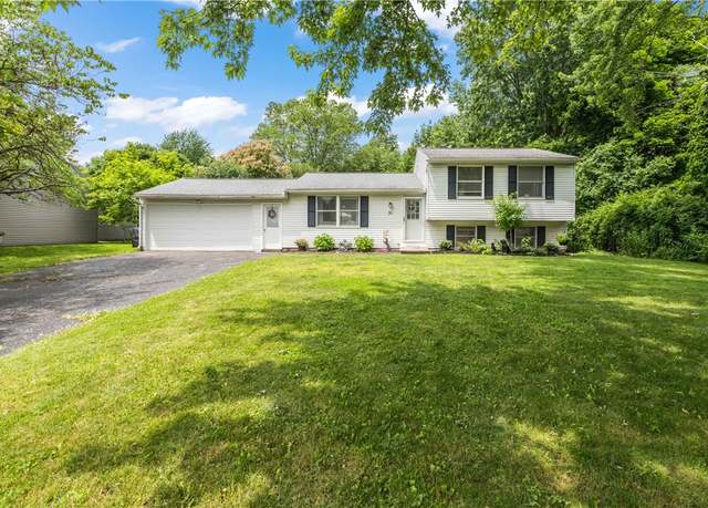 Property at 31 Justinshire Dr, Henrietta, NY 14467, 3 beds, 1.5 baths