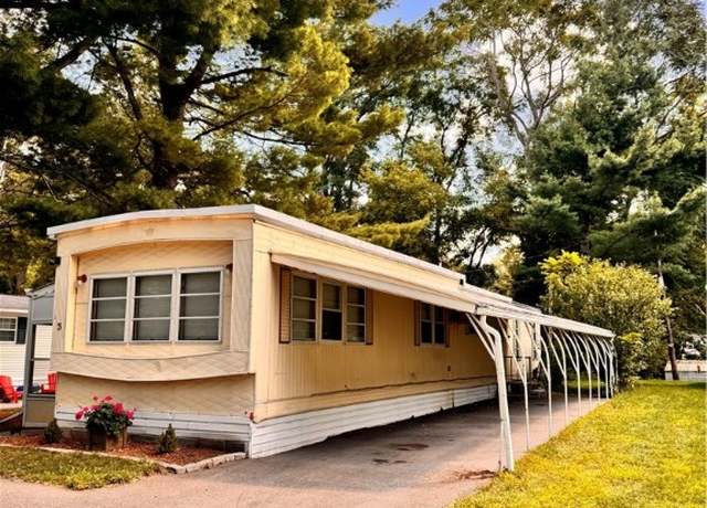 Property at 3 Starwood Dr, Penfield, NY 14526, 2 beds, 1 bath