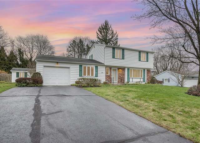 Property at 30 Country Corner Ln, Perinton, NY 14450, 3 beds, 1.5 baths