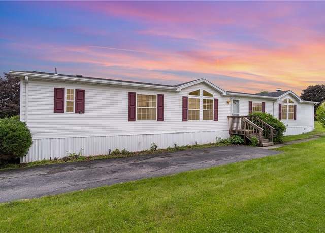 Property at 6364 Murphy Dr, Victor, NY 14564, 3 beds, 3 baths