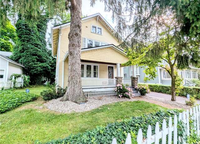 Property at 4 E Jefferson Rd, Pittsford, NY 14534, 3 beds, 1 bath