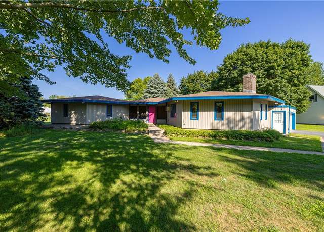 Property at 1586 Five Mile Line Rd, Penfield, NY 14526, 4 beds, 2.5 baths