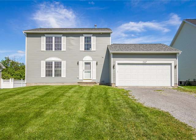 Property at 1547 Meadowbrook Ln, Farmington, NY 14425, 3 beds, 2.5 baths