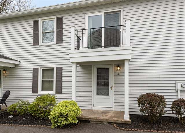 Property at 8 Acorn Ln, Perinton, NY 14450, 2 beds, 1 bath