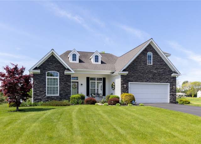 Property at 31 Hunters Run, Horseheads, NY 14845, 4 beds, 3.5 baths