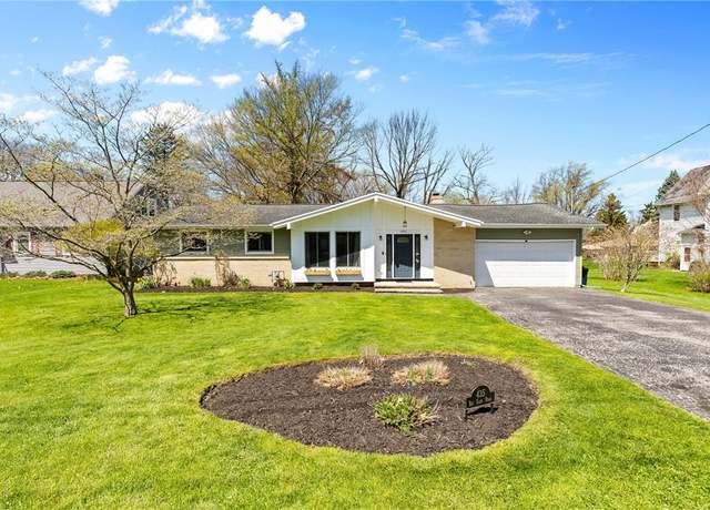 Property at 435 Bay View Rd, Irondequoit, NY 14609, 3 beds, 1.5 baths