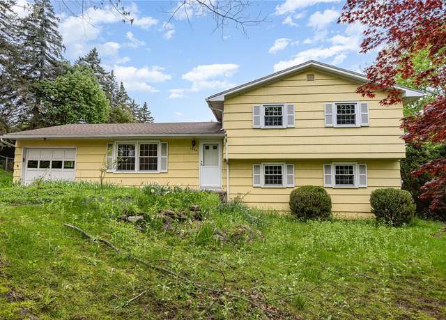 Property at 1604 Ayrault Rd, Perinton, NY 14450, 4 beds, 1.5 baths
