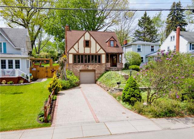 Property at 5137 Saint Paul Blvd, Irondequoit, NY 14617, 3 beds, 1.5 baths