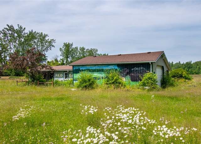 Property at 17071 Ridge Rd, Murray, NY 14470