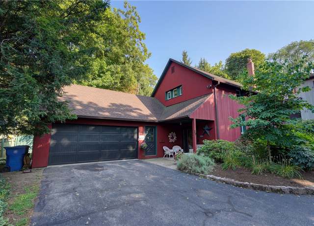 Property at 29 Hoyt Pl, Rochester, NY 14610, 4 beds, 3 baths