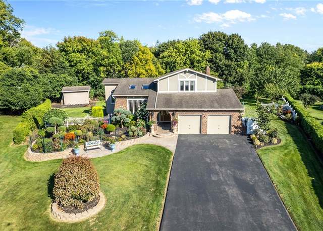 Property at 265 Hillary Ln, Penfield, NY 14526, 3 beds, 2 baths