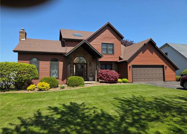 Property at 70 Crestway Ln, Greece, NY 14612, 3 beds, 2.5 baths