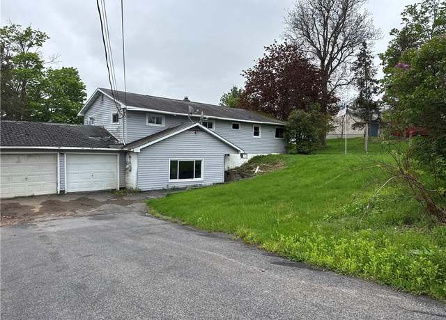 Property at 37 Hilltop Dr, Schroeppel, NY 13135, 3 beds, 1 bath
