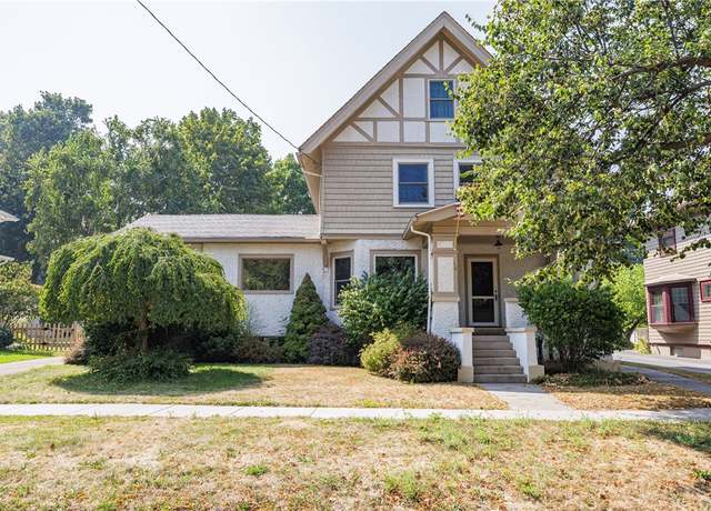 Property at 16 Potter Pl, Perinton, NY 14450, 5 beds, 2 baths