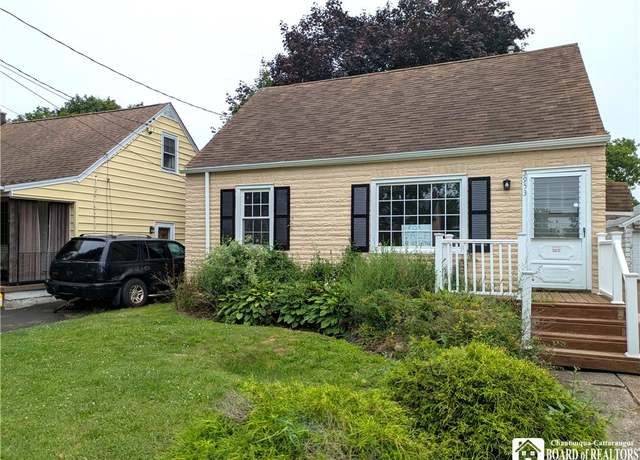Property at 2953 Ontario Ave, Niagara Falls, NY 14305, 3 beds, 1 bath