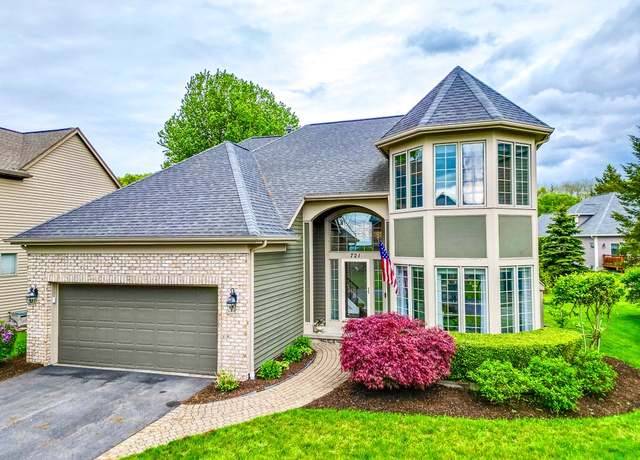 Property at 721 Mariner Cir, Webster, NY 14580, 3 beds, 2.5 baths