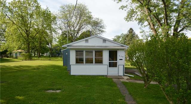 Photo of 230 W Sherman Ave, Newark, NY 14513