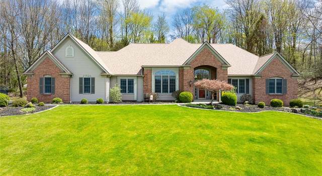 Photo of 7638 Pine Tree Dr, Victor, NY 14564