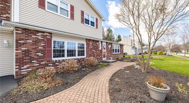 Photo of 51 Williamsburg Dr, Perinton, NY 14450